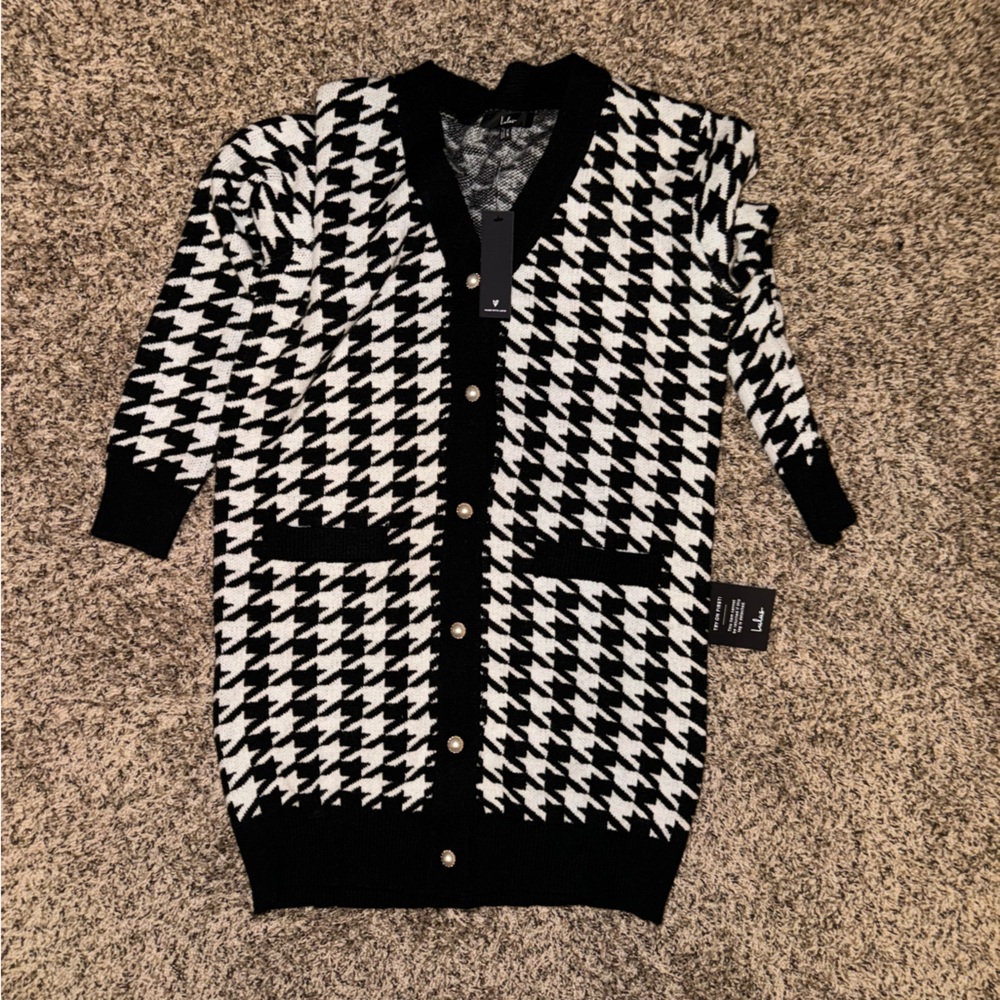 Lulu’s houndstooth sweater dress